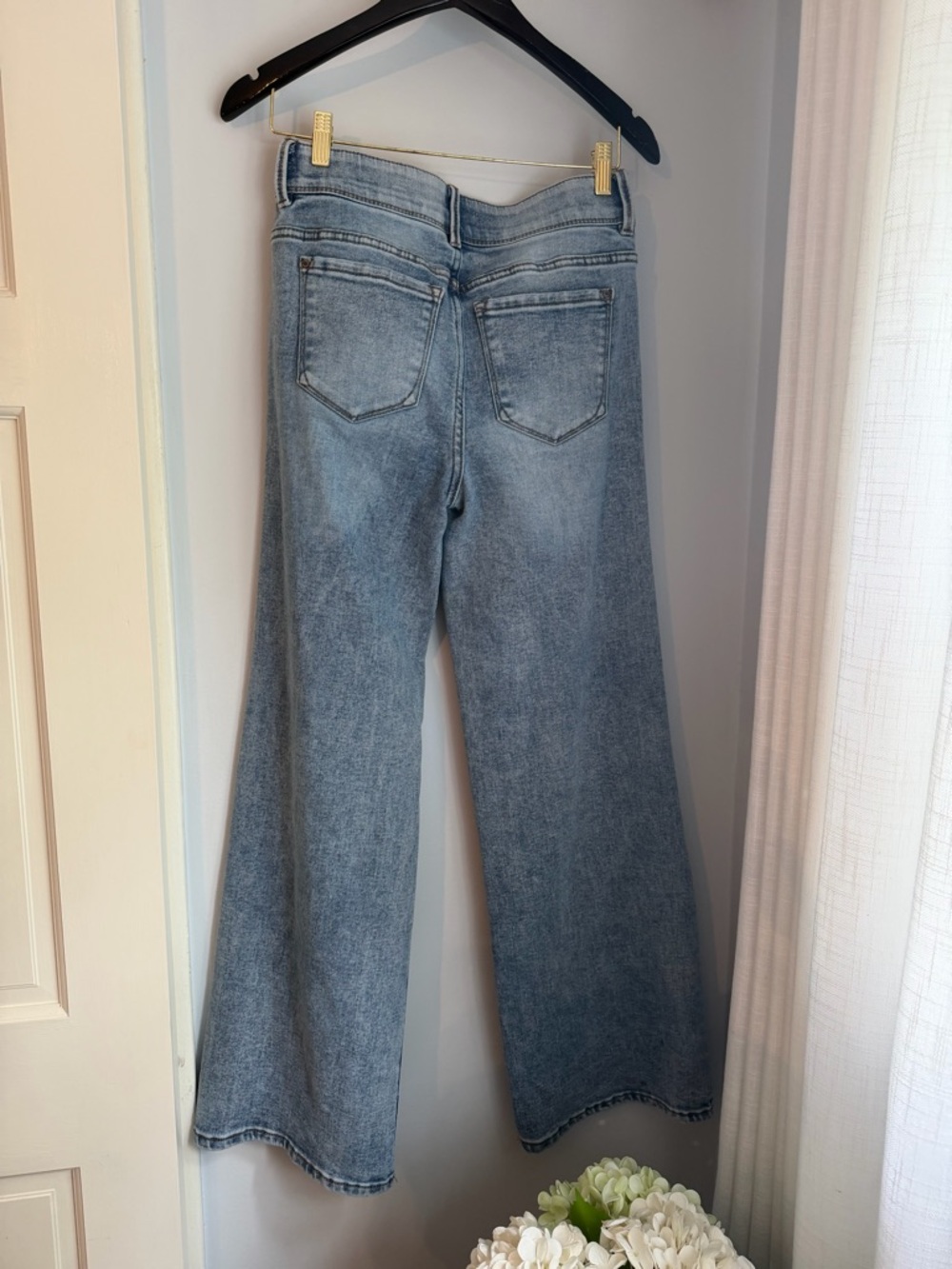 High-Rise Light Blue Wide-Leg Jeans for Women - Picture 4 of 6